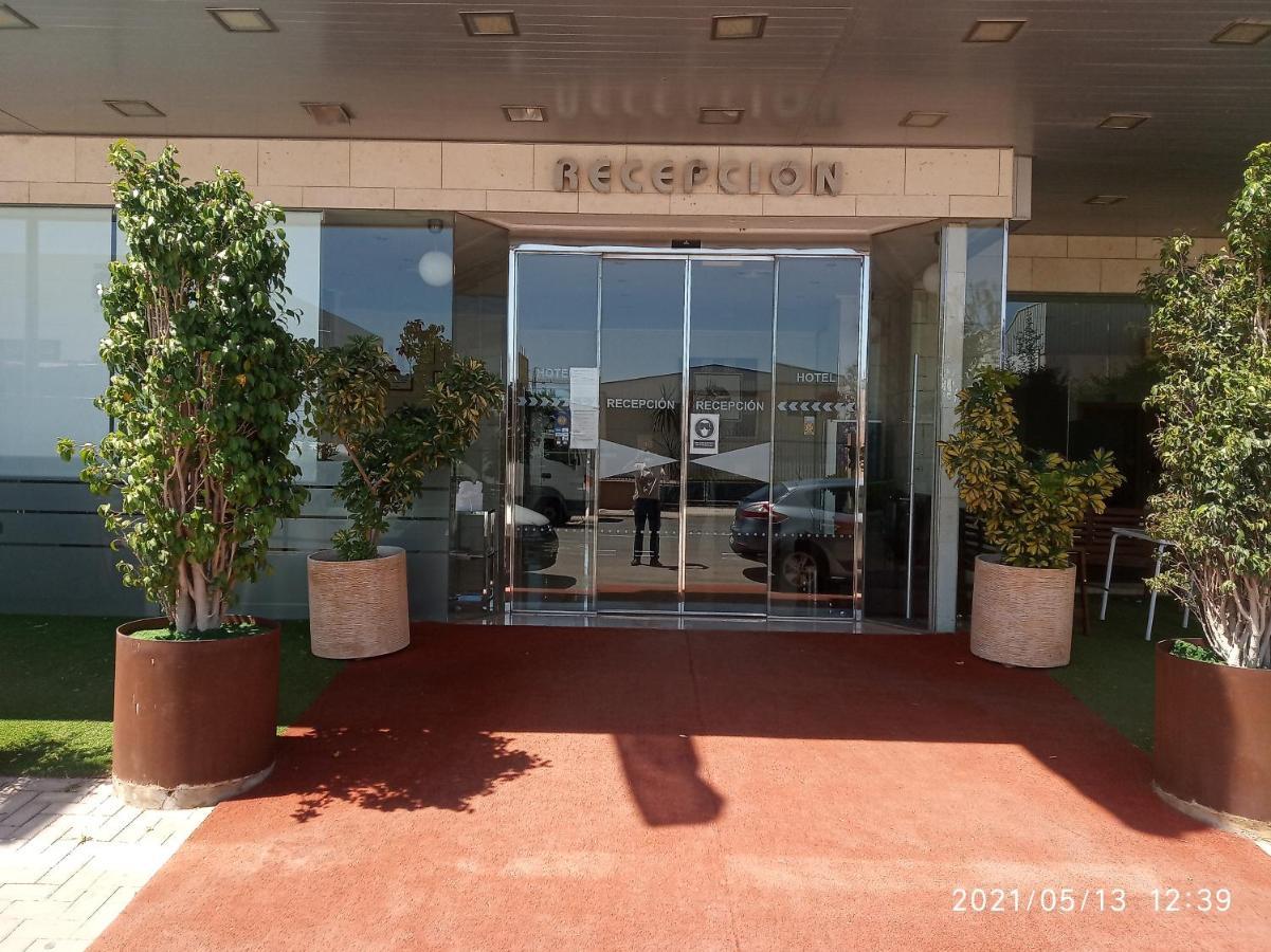 Olimpia Hoteles Тотана Екстер'єр фото