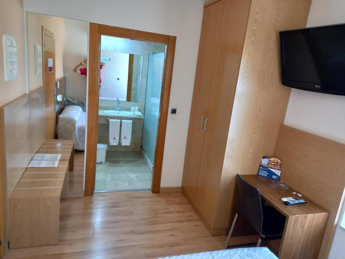 Olimpia Hoteles Тотана Екстер'єр фото