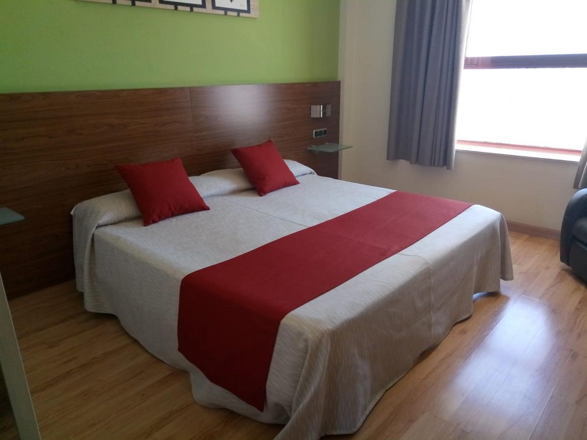 Olimpia Hoteles Тотана Екстер'єр фото