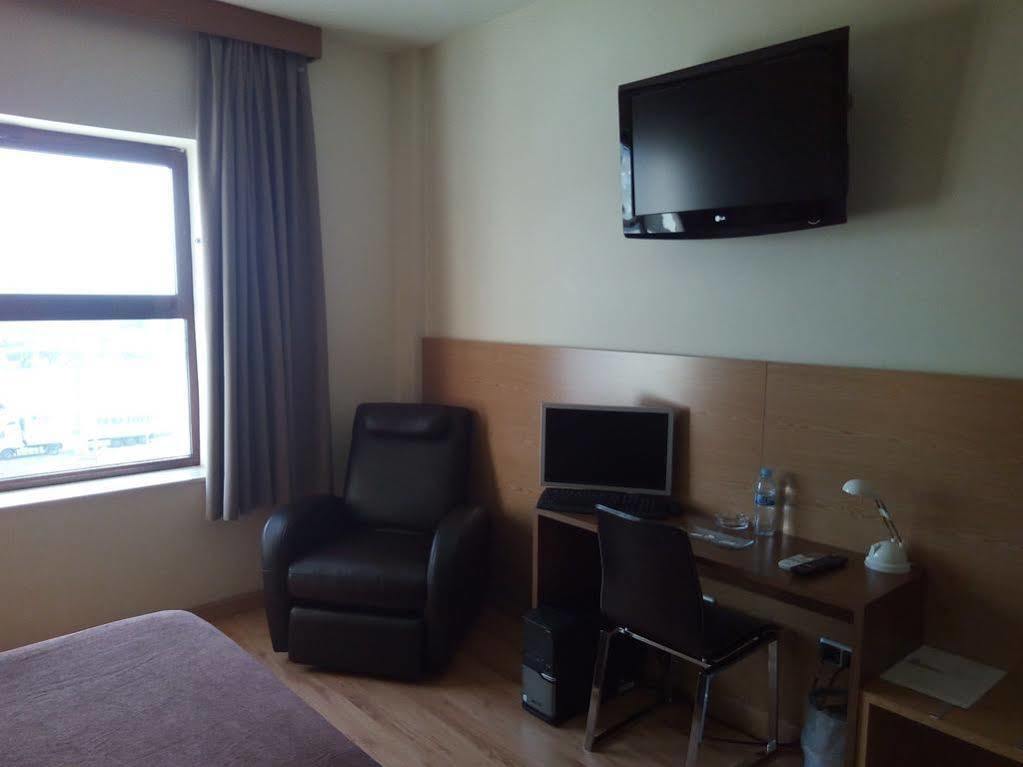 Olimpia Hoteles Тотана Екстер'єр фото